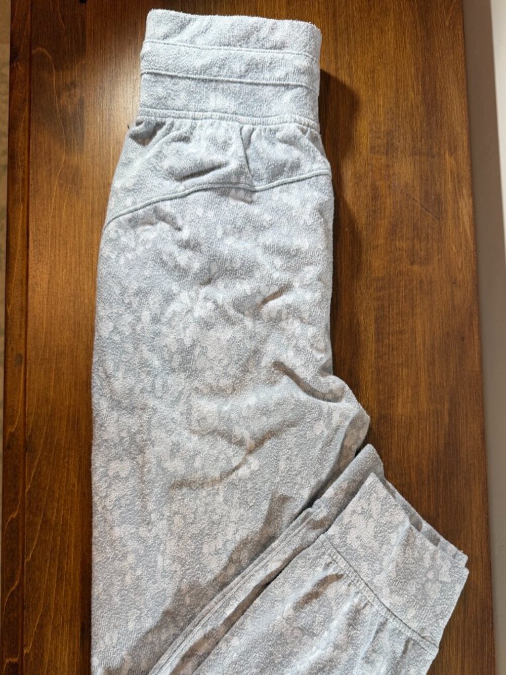 Lululemon Warm Down Joggers High Rise Size 4 Grey and White Flannel Pockets